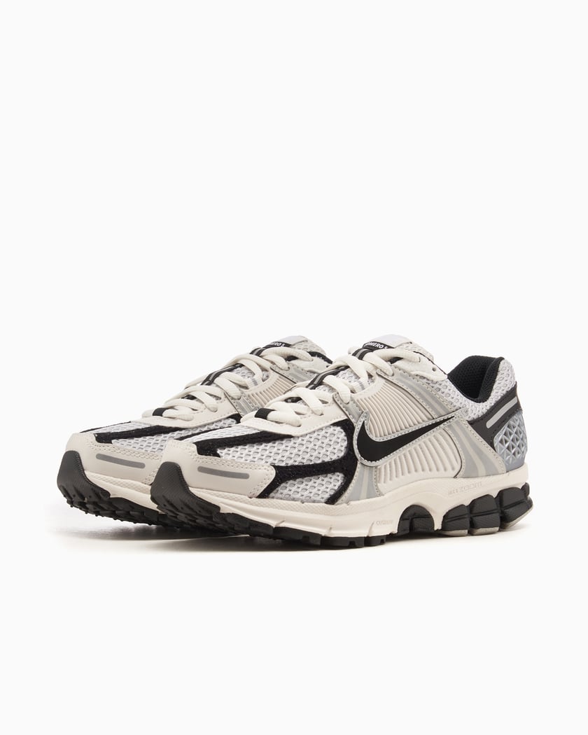Nike Women s Zoom Vomero 5 Gray HQ1182 001 FOOTDISTRICT