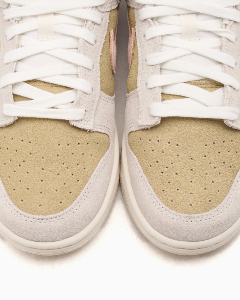 nike dunk low oatmeal beige