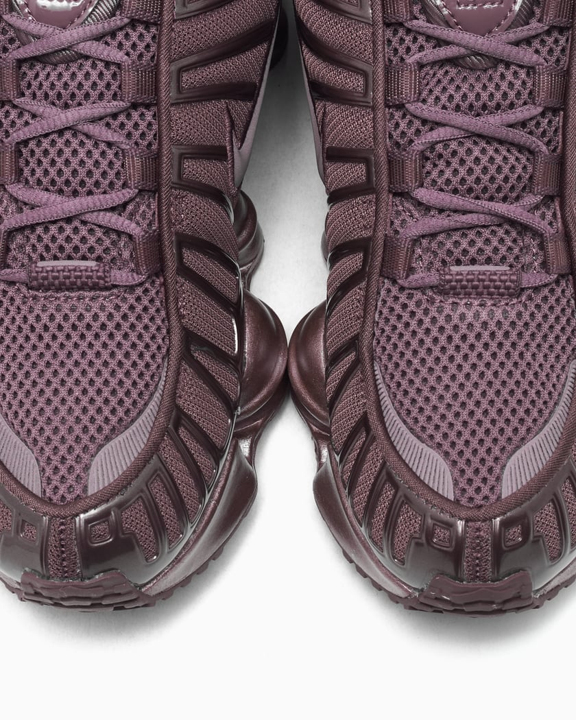 plum colored nike shoes