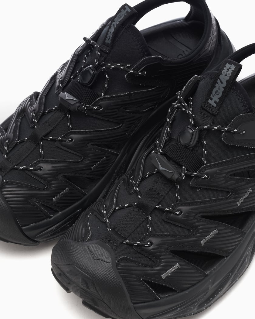 Black hiking sandals clearance