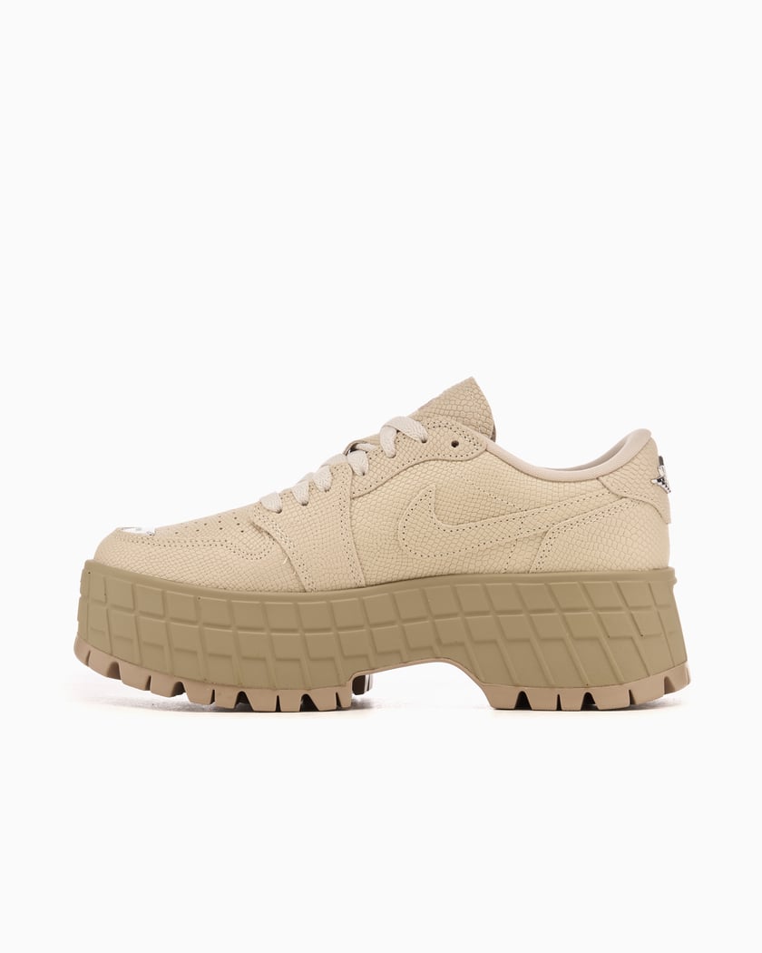 Air Jordan 1 Brooklyn Low Women's Shoes. Nike JP