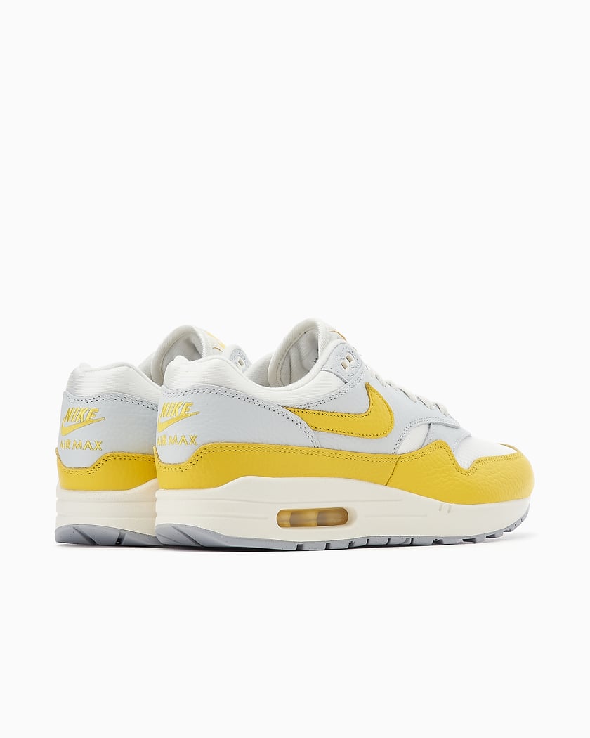 Nike Women s Air Max 1