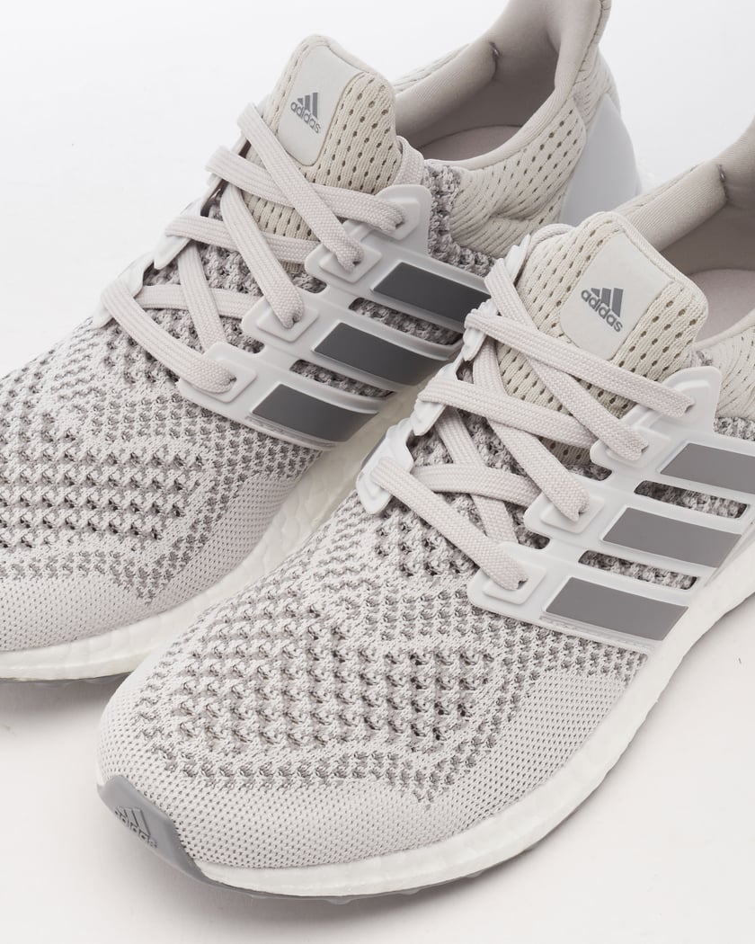 Adidas ultra boost 2025 4.0 mujer gris
