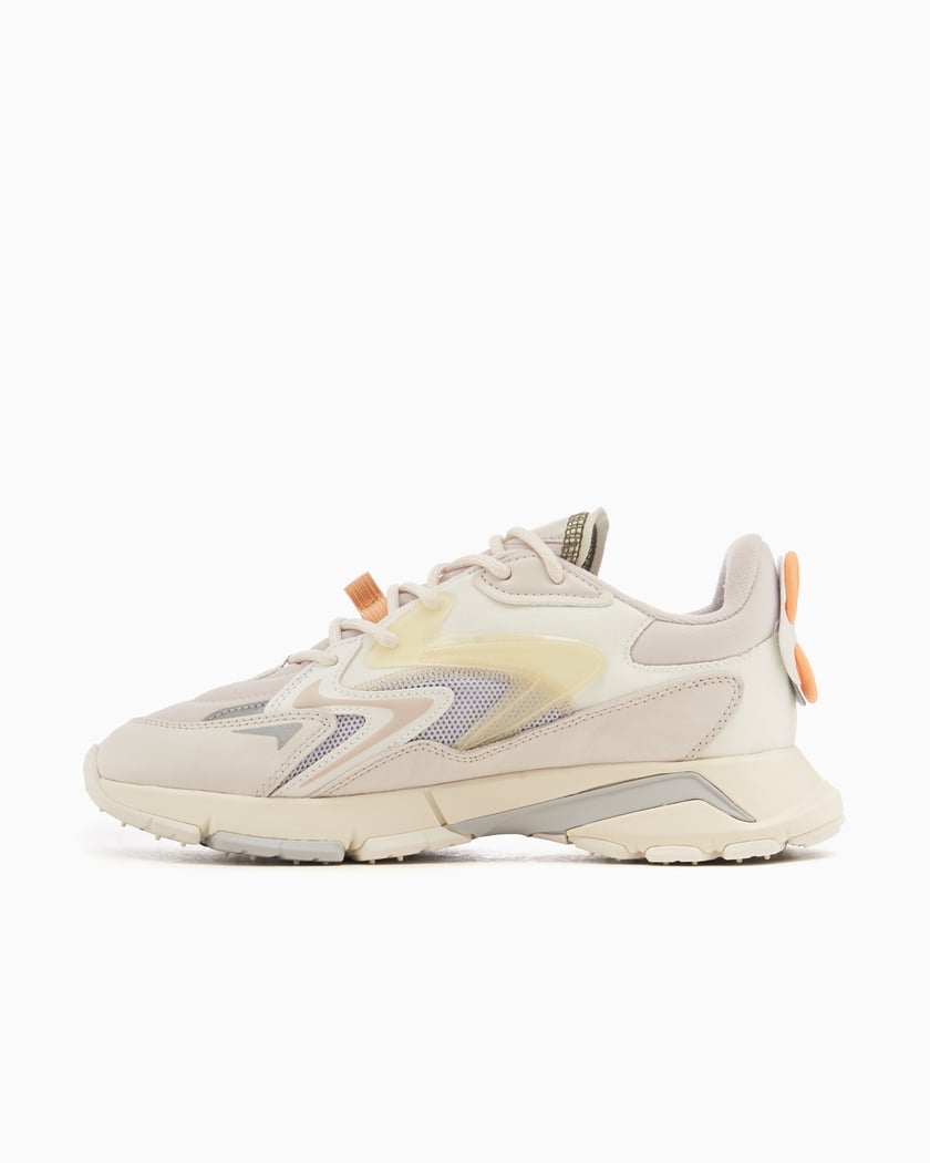 Athleisure sneakers top