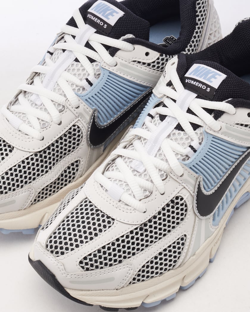 Nike Women s Zoom Vomero 5 Light Armory Blue Blauw Wit FQ7079 001 FOOTDISTRICT
