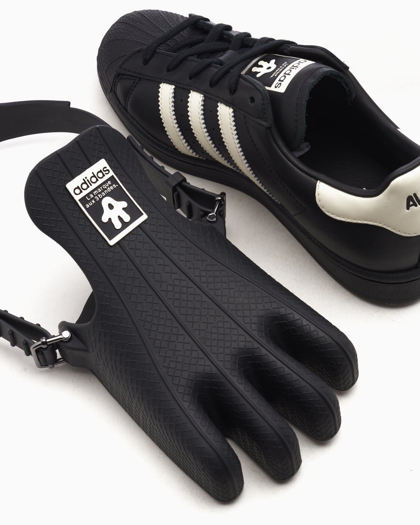 adidas Originals x AVAVAV Women s Superfinger Superstar Nero JP7141 FOOTDISTRICT