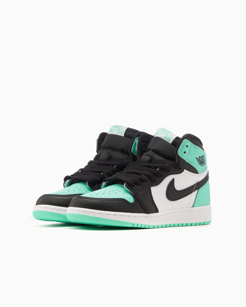 ナイキAir Jordan 1 High OG “Green Glow” The Air Jordan 1 High Green Glow | Shoe Paace Blog \u2013 Shoe Palace