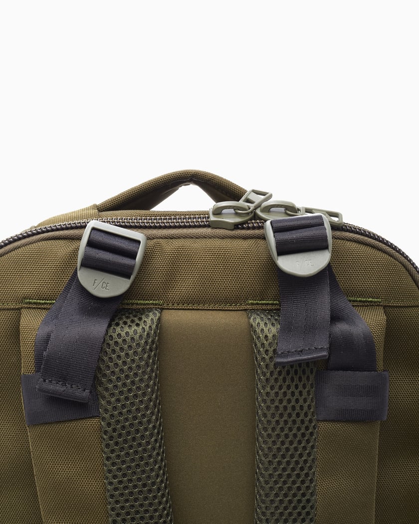 Cartera nike olive deals