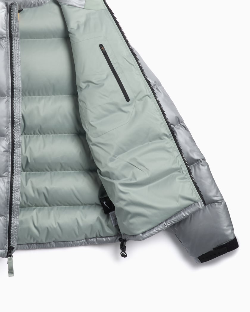 Nike x Drake NOCTA NRG CS Unisex Puffer Jacket Green FN8196 Nike x Drake NOCTA NRG CS Unisex Puffer Jacket Green FN8196