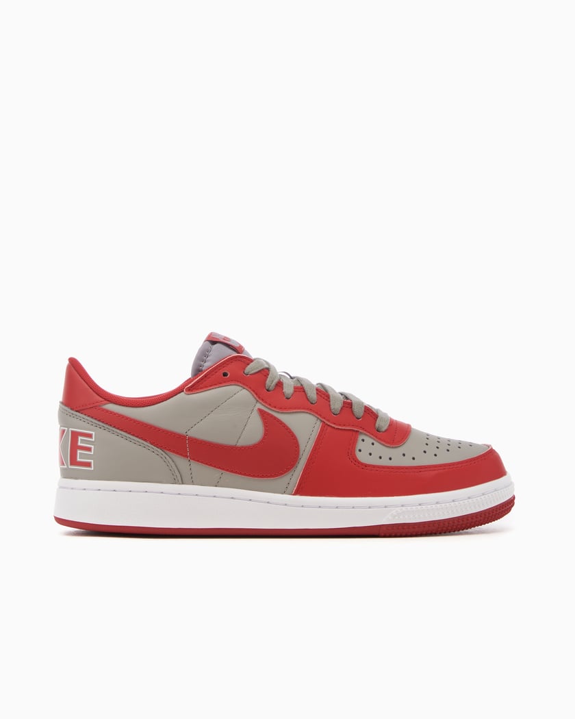 Foot district nike top