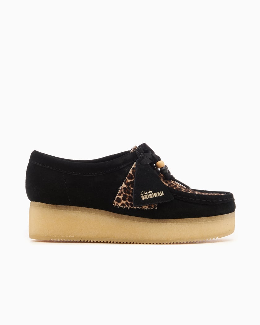 Clarks Women s Wallacraft Bee Leopard Print Negro 26179156 FOOTDISTRICT