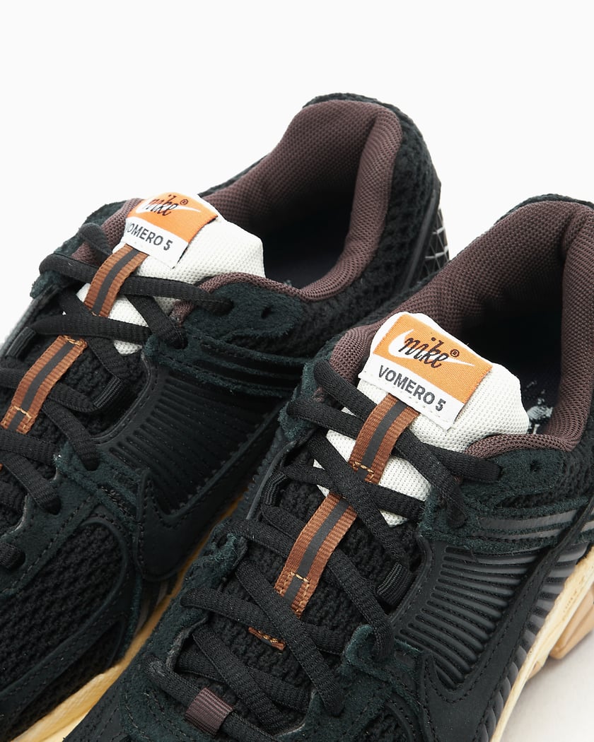 Nike Women's Zoom Vomero 5 Premium Black FD0533-010 | FOOTDISTRICT