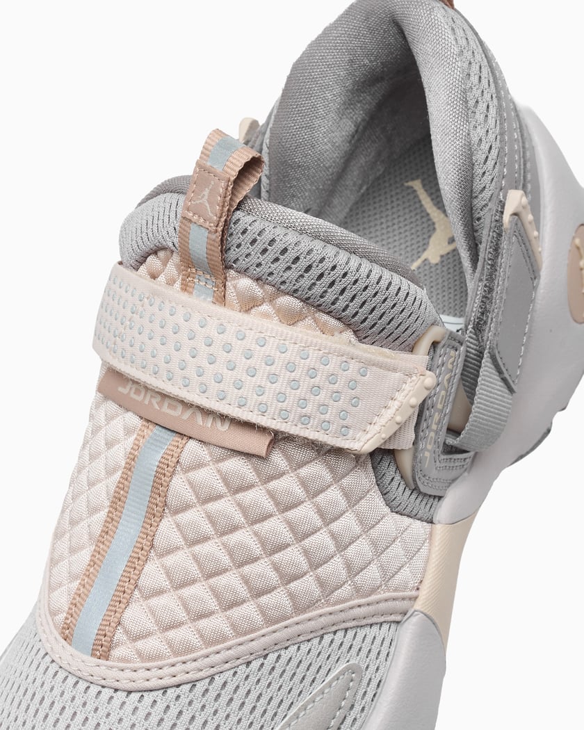 jordan women running shoes