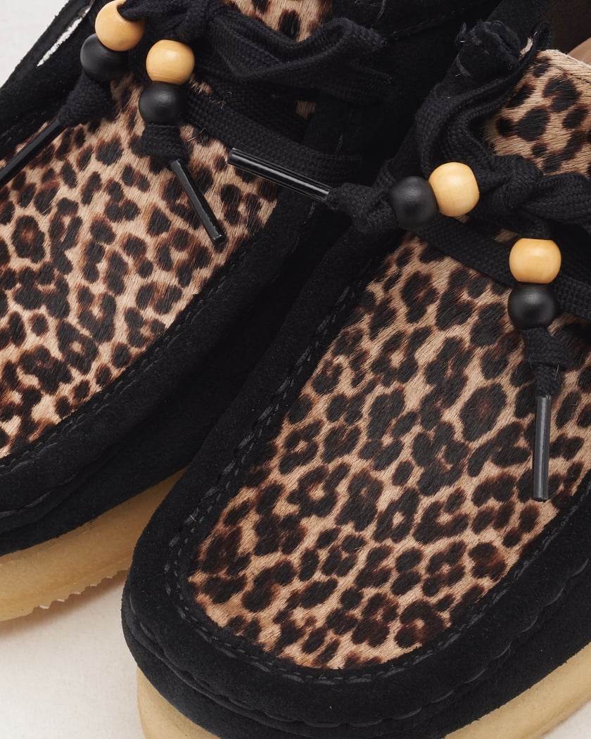 Clarks Women's Wallacraft Bee Leopard Print Women's Shoes Black