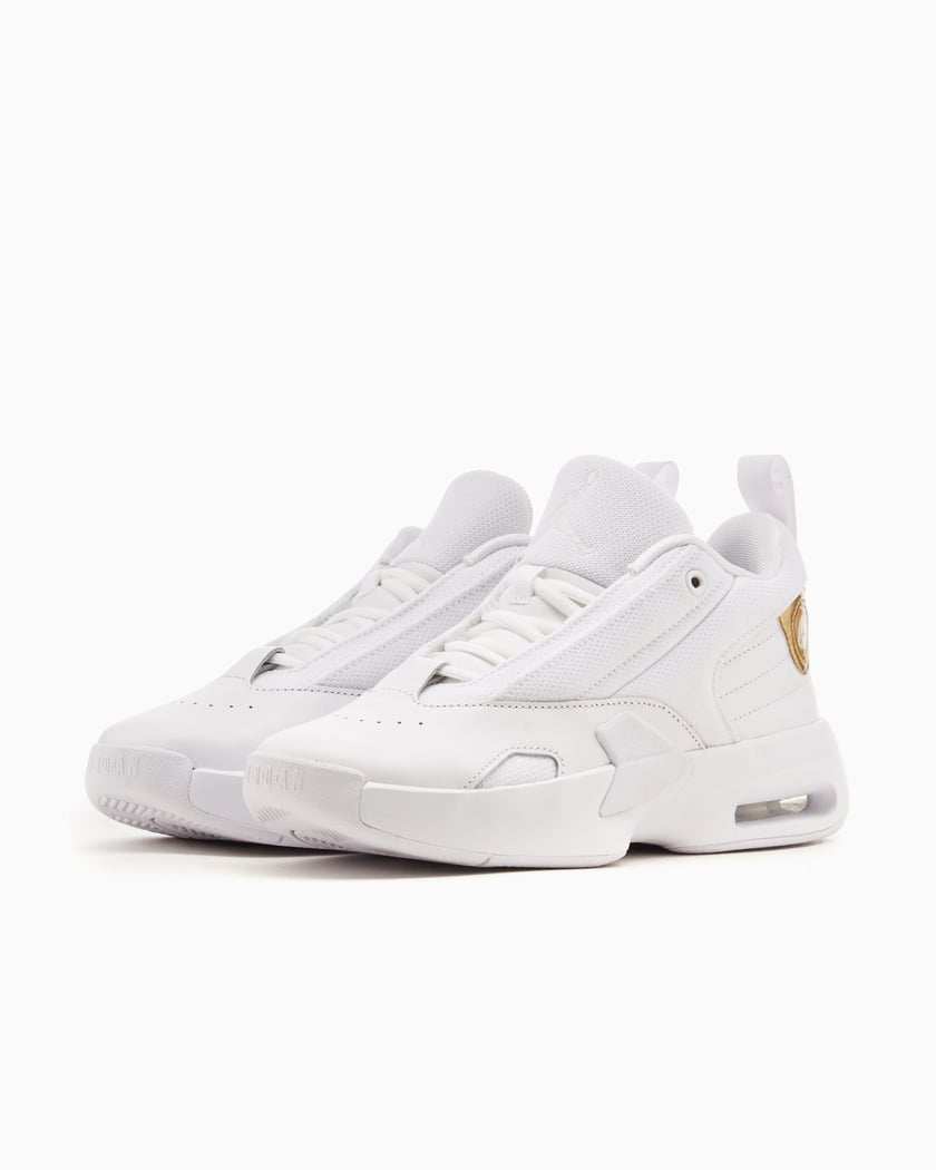 Jordan Women s Max Aura 6 White FQ7943 117 FOOTDISTRICT
