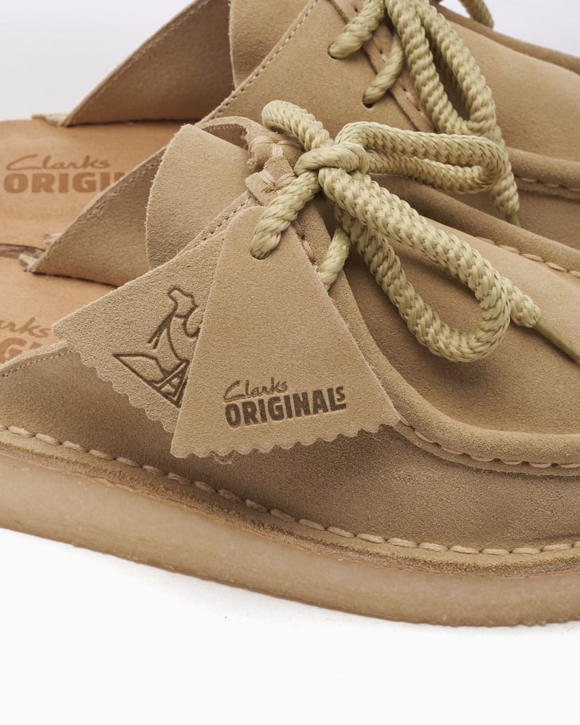 Clarks Women's DSRTNomad Mule Beige 261765554 | FOOTDISTRICT