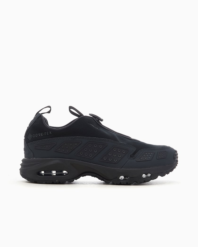 Nike Women s Air Max SNDR Gore Tex Black