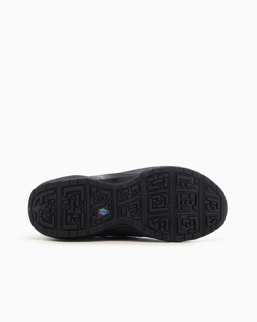 Nike Women s Air Max SNDR Gore Tex Black Schwarz FZ4238 001 FOOTDISTRICT