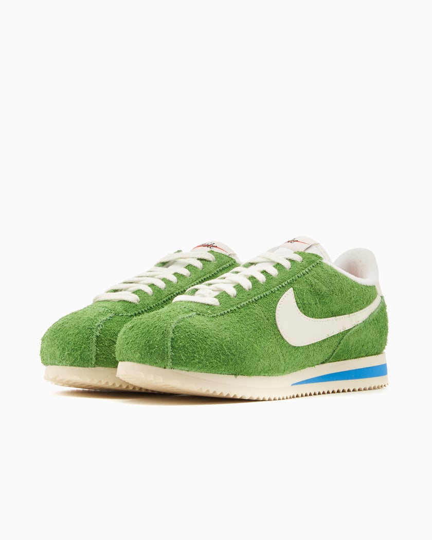 Nike suede sneakers womens clearance