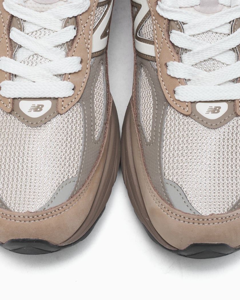 New Balance U990v6 SG6 