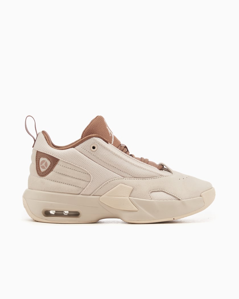 Jordan Women s Max Aura 6 White FQ7943 200 FOOTDISTRICT