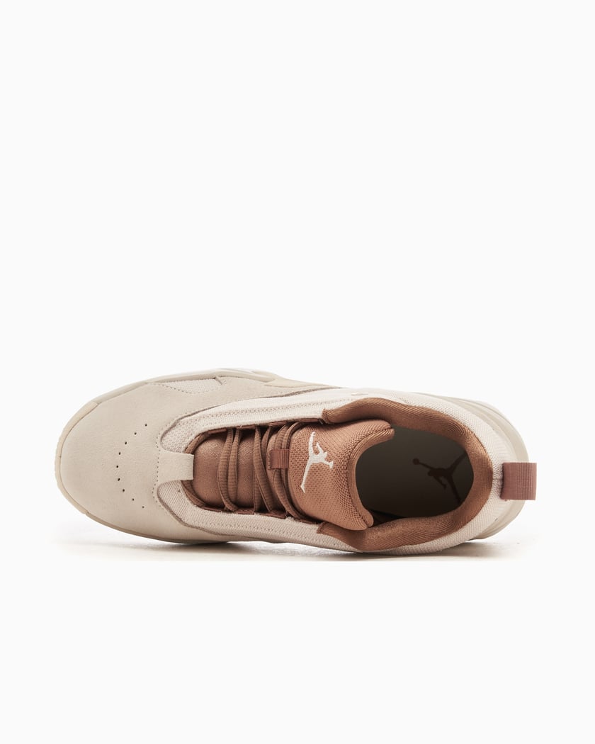 Jordan sneakers female deals