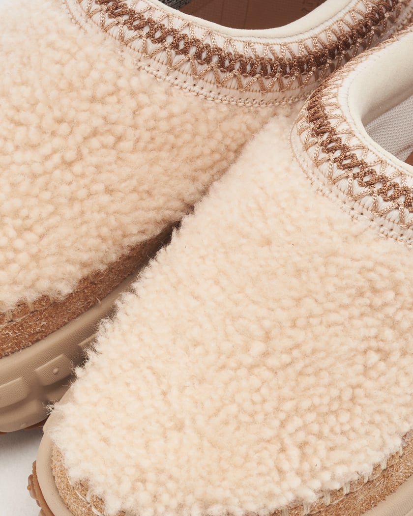 UGG® Women's Venture Daze Cozy Brown 1163350-NAT | FOOTDISTRICT