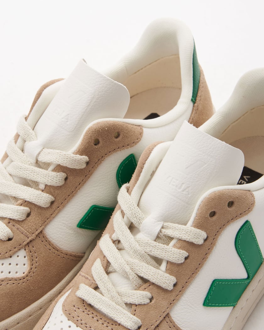 Veja Women s V 10 ChromeFree Leather Beige VX0503146A FOOTDISTRICT