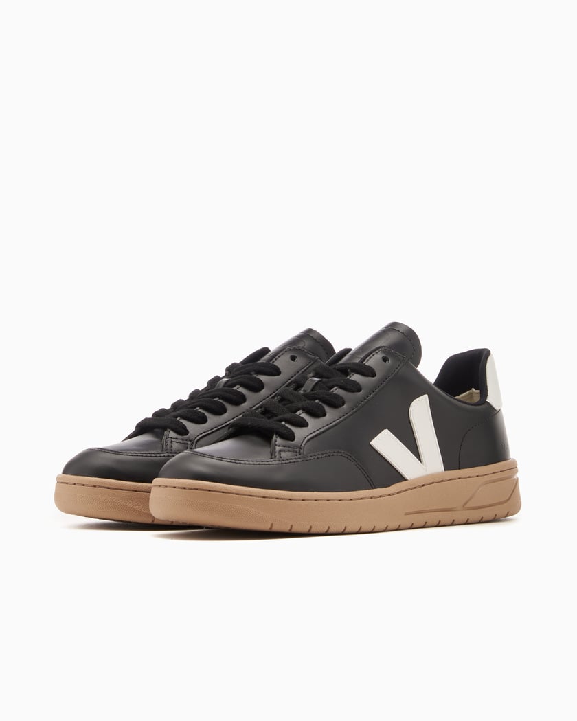 Veja femme noir sale