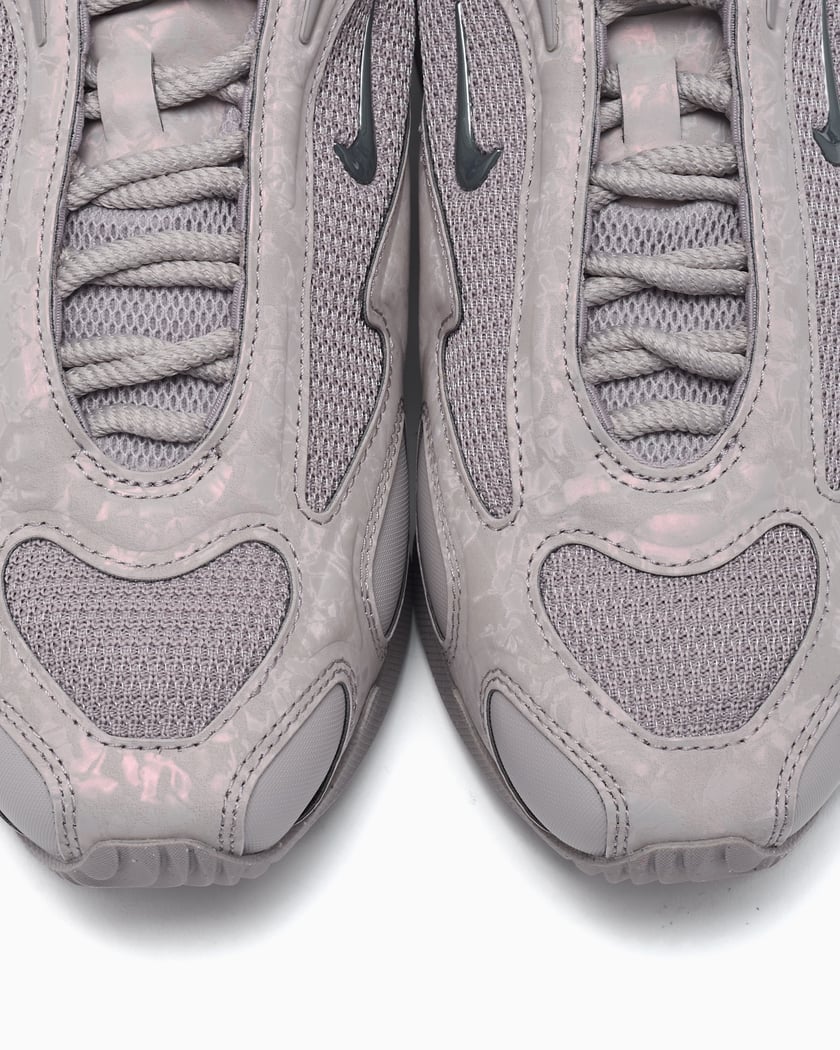 women's size 9 in men's nike