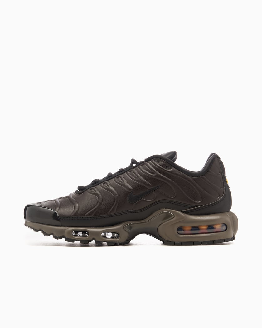 Air max plus tn all black discount