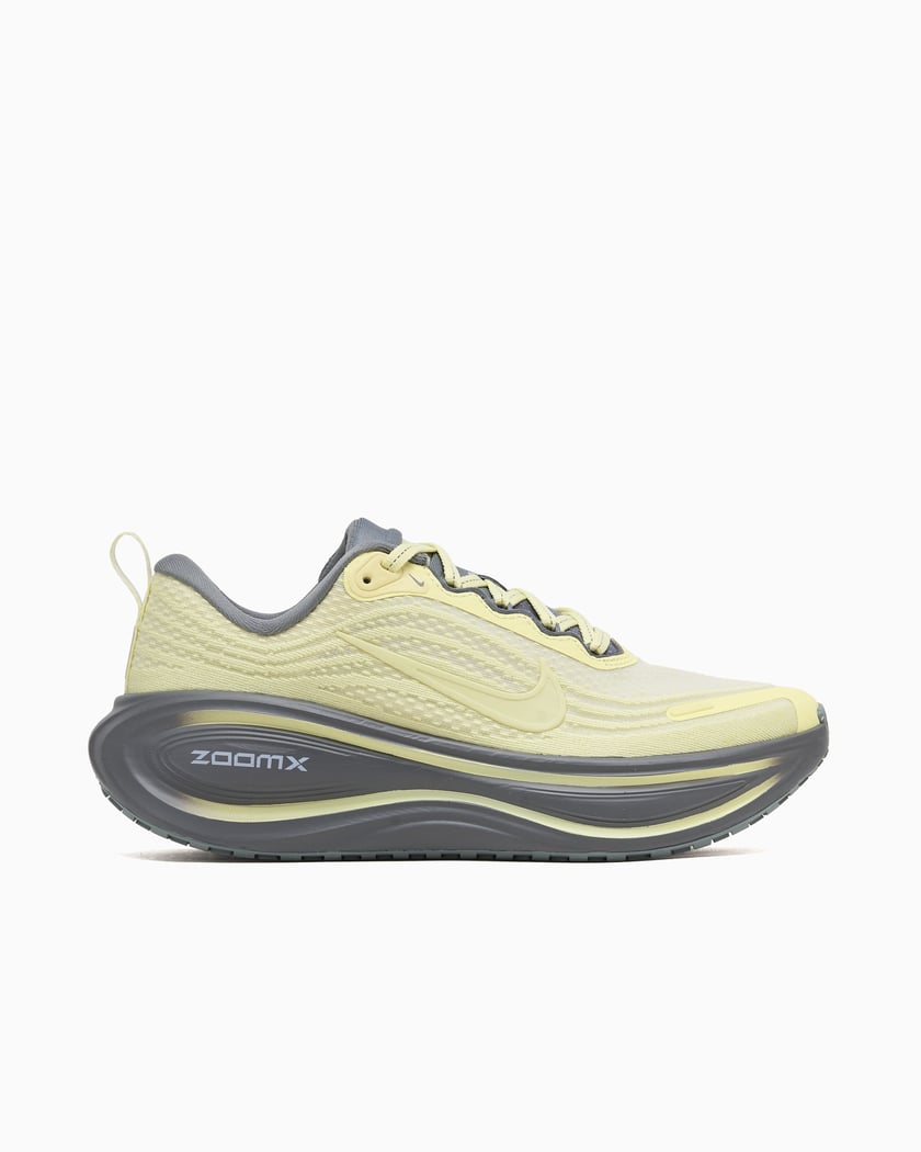 Nike Women's Vomero Plus SE Yellow IQ3440-751 | FOOTDISTRICT