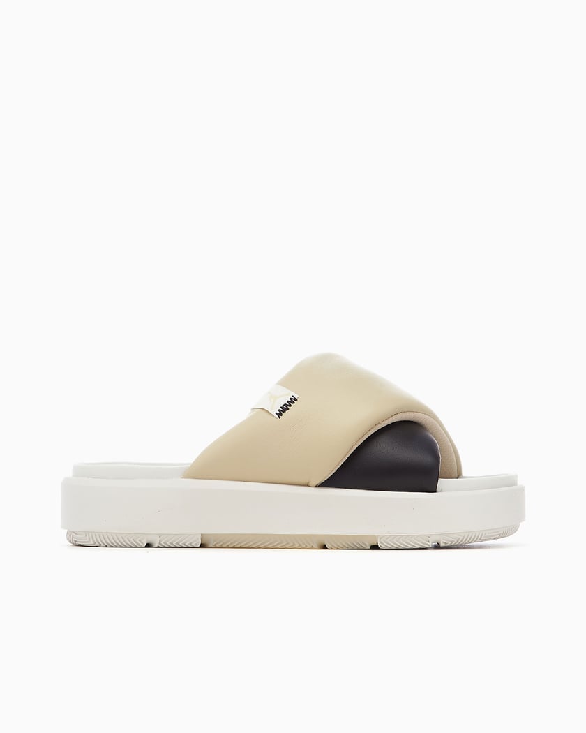 Jordan flip sale flops womens
