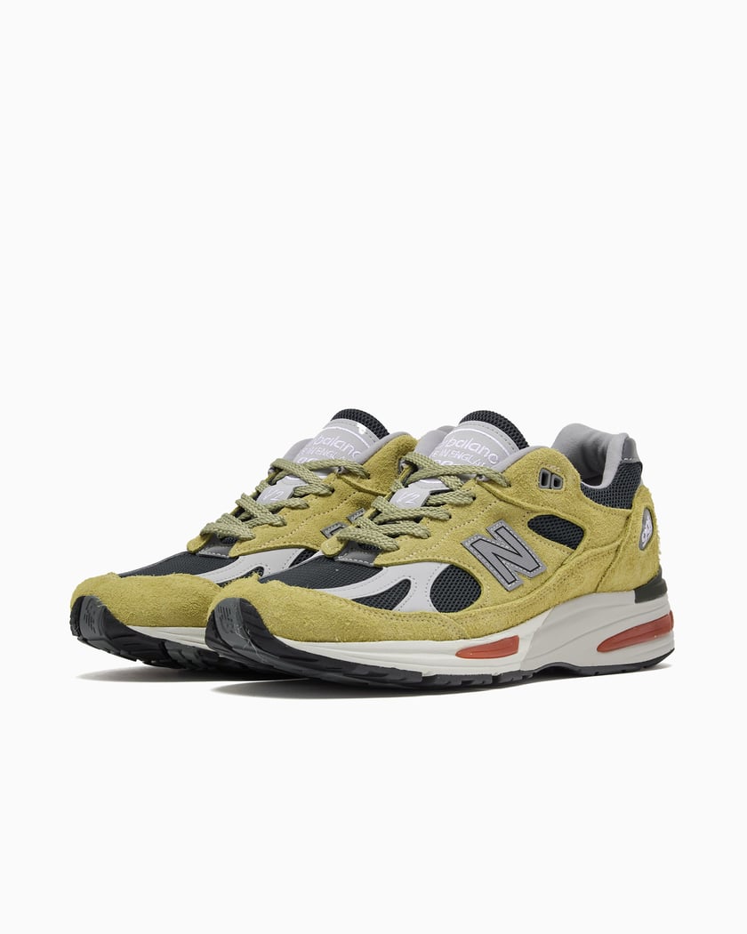 New Balance ★ 991v2 Made in UK Yellow Silver The New Balance 991v2 Made in UK Silver Blue Releases in 2024