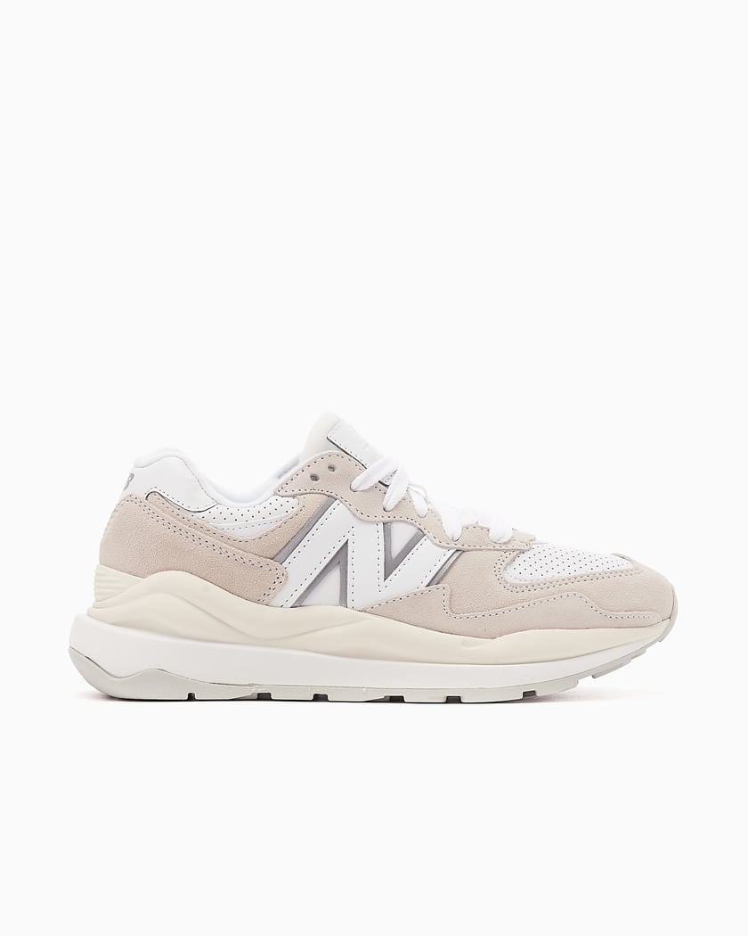 New Balance M5740 SL1 Beige M5740SL1 Shop Online bij FOOTDISTRICT