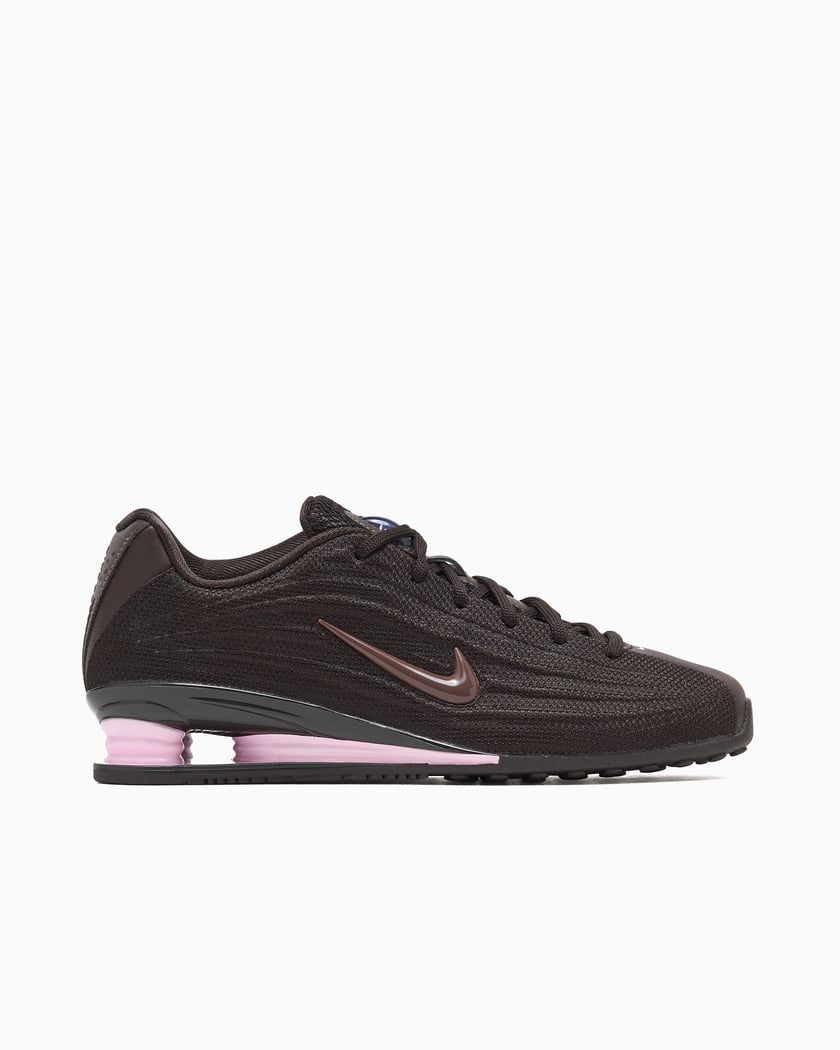 Nike Women's Shox Z Bruin, Roze HQ7540-200 FOOTDISTRICT
