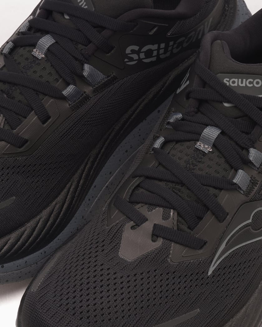 Saucony all black top