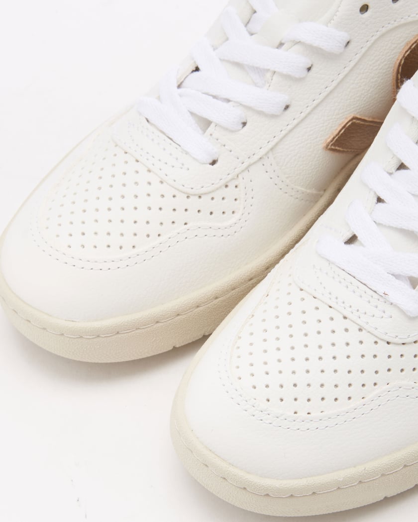 Veja Women's V-10 Chromefree Leather White VX0502935A