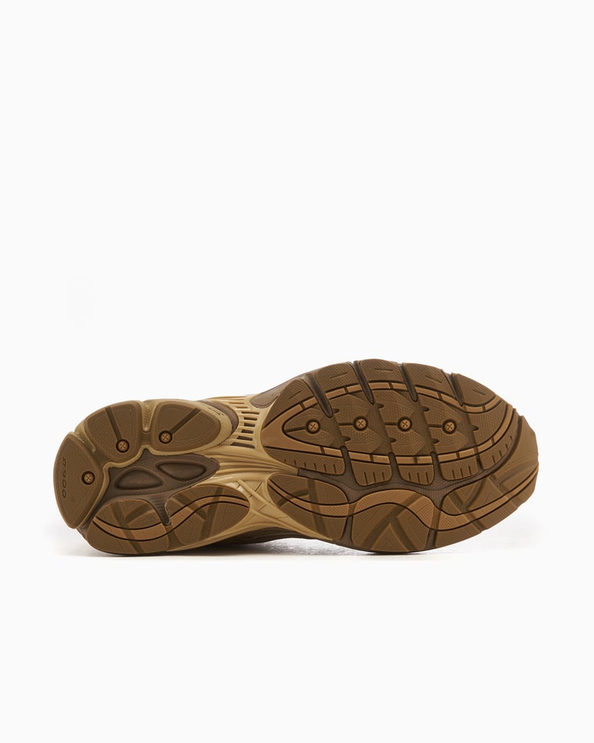 Saucony x Starcow Progrid Omni 9 Beige S70869 2 FOOTDISTRICT