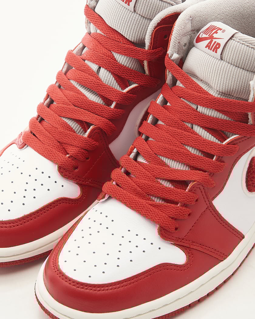 Air Jordan Women s 1 Retro High OG
