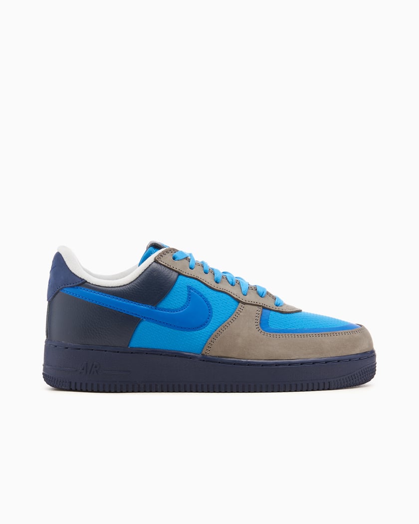Special color nike top