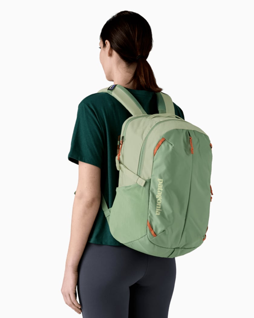 Patagonia Refugio Day Pack 26L Unisex Backpack Green 47913-LNGR