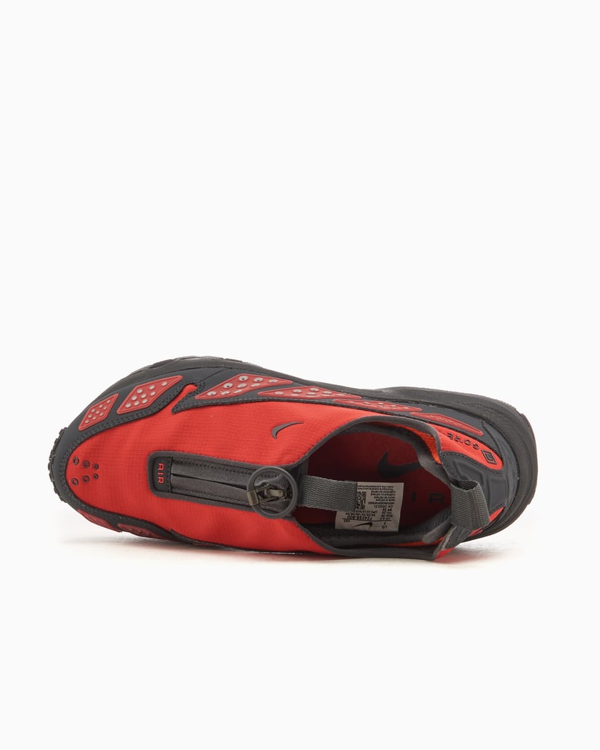Nike Women s Air Max SNDR Gore Tex Fire Red