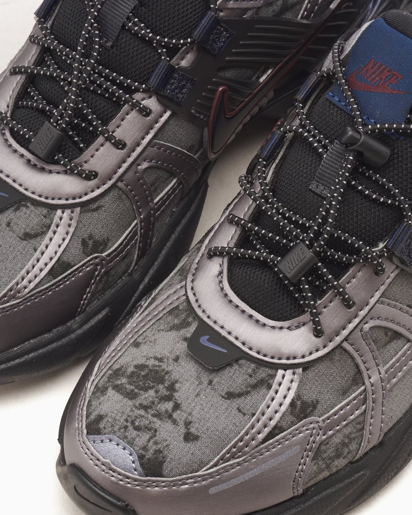 Y500)新品NIKE/ナイキ V2K ラン HQ4053-001 24cm セール】ナイキ V2K ラン シューズ / Nike V2K Run Shoes HQ4053