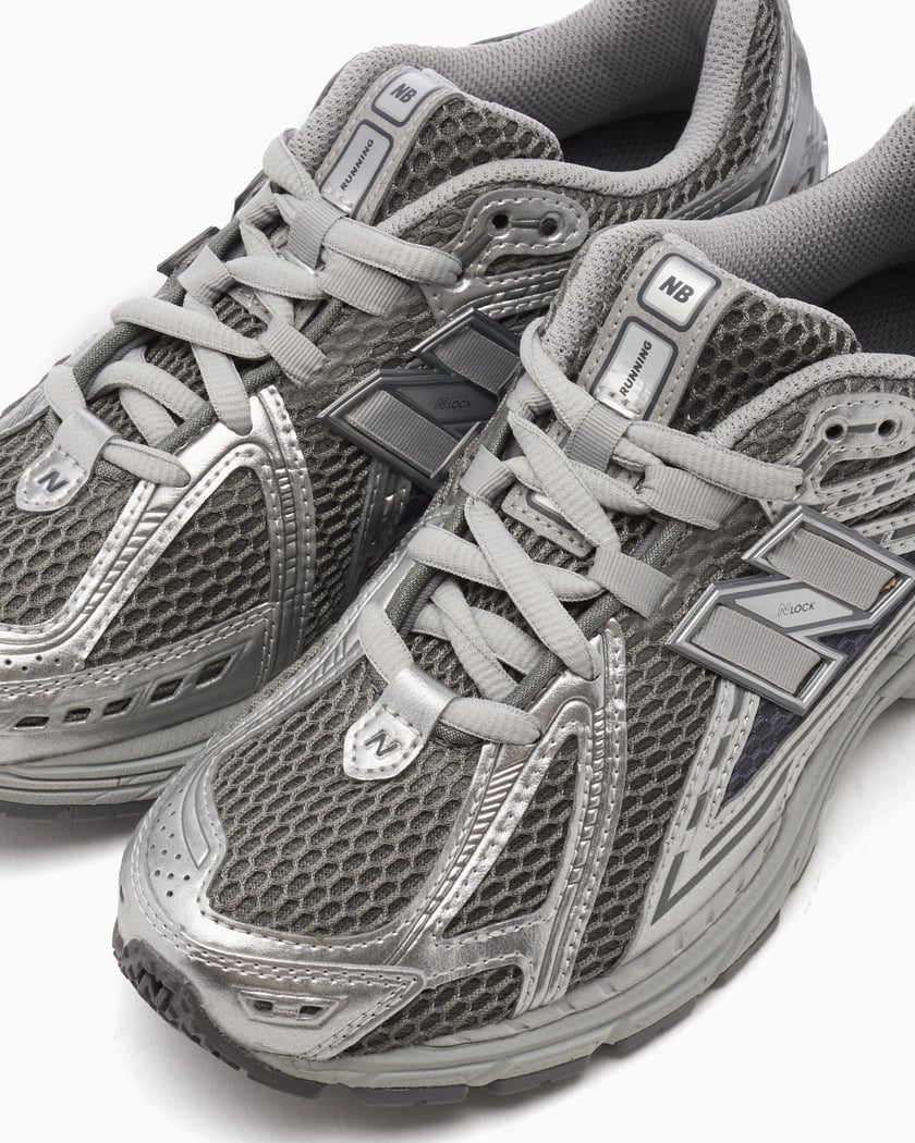 New Balance M1906 REH Plateado M1906REH FOOTDISTRICT