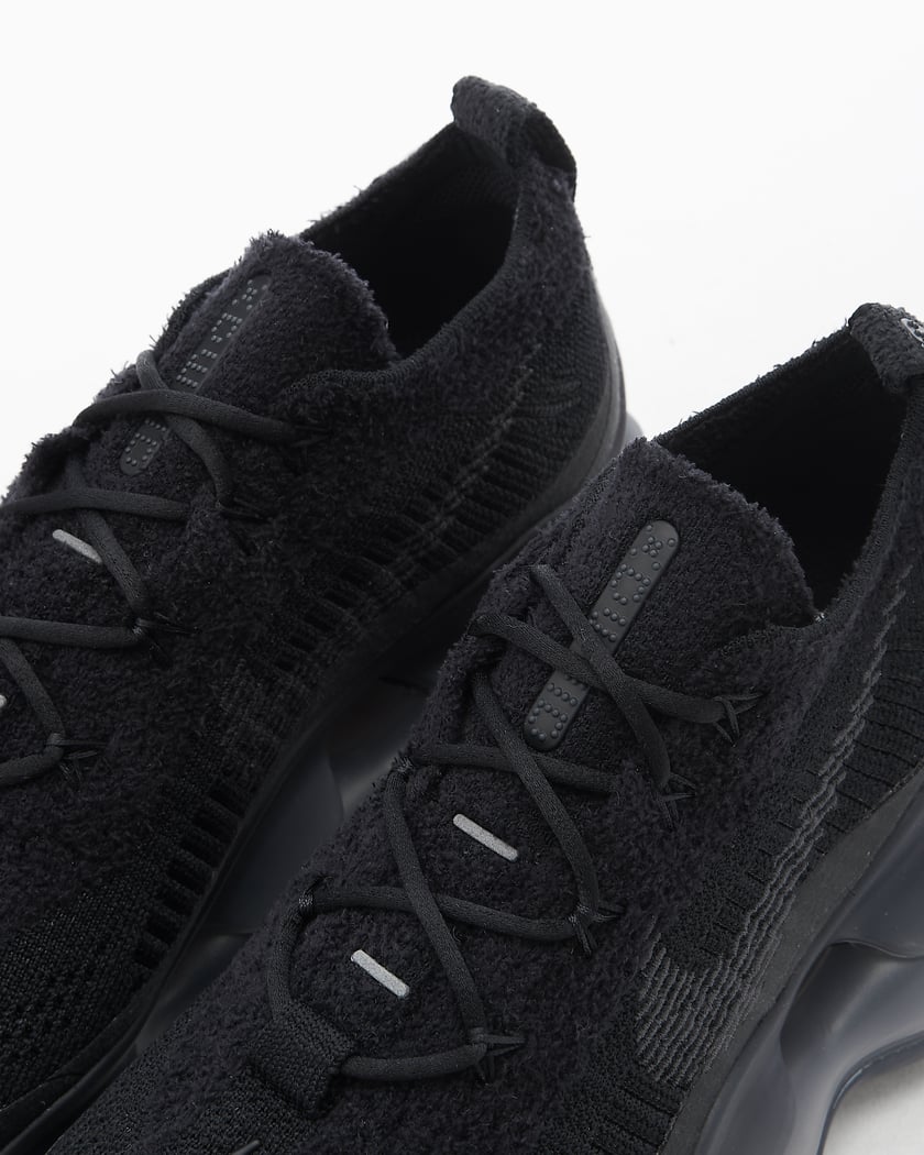 All black nike flyknit womens clearance