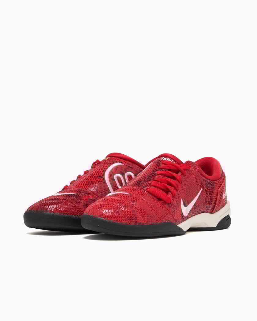 Nike Women's Total 90 SE 