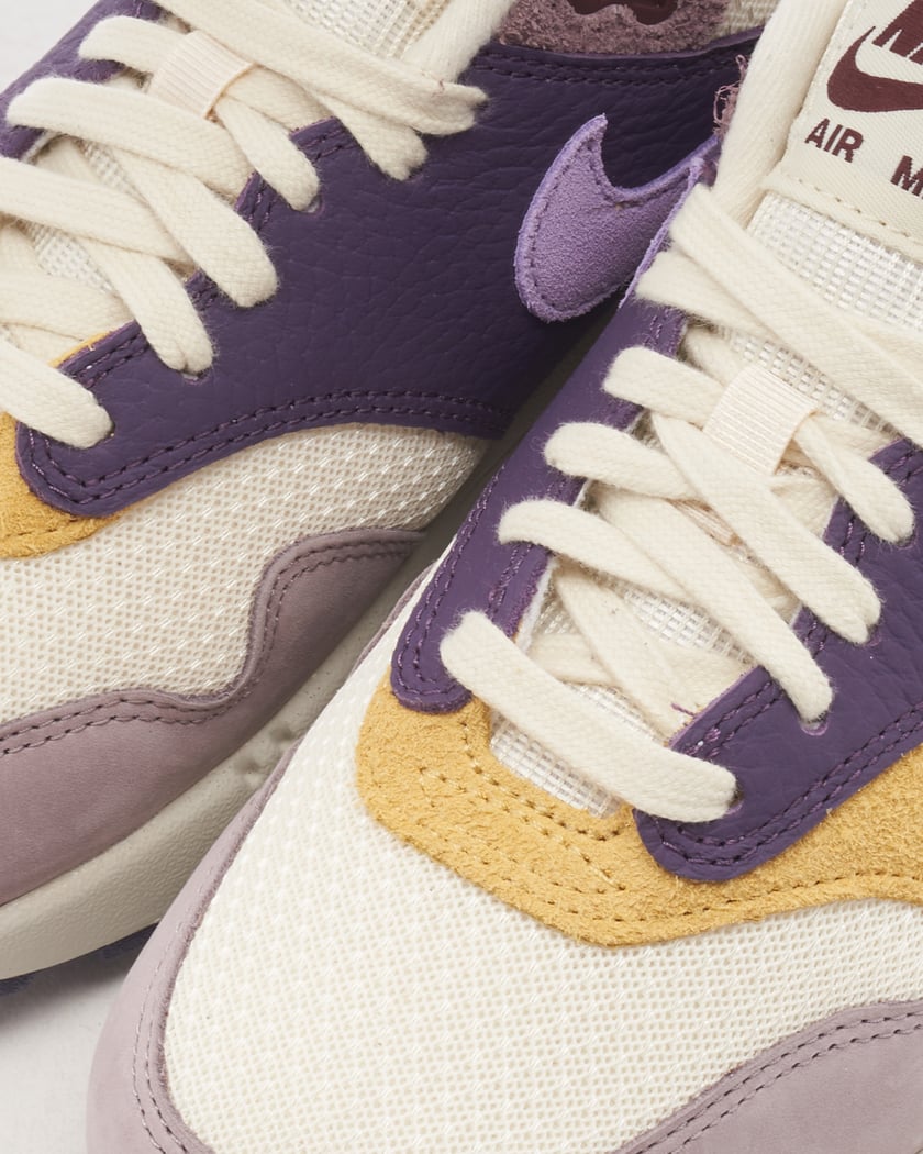 Nike Women s Air Max 1 87 Morado HQ4051 500 FOOTDISTRICT