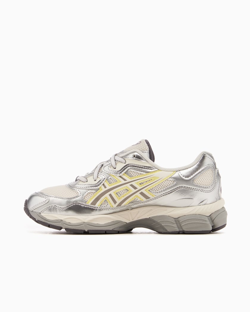 ASICS x EMMI Women s Gel NYC Plateado 1202A498 100 FOOTDISTRICT
