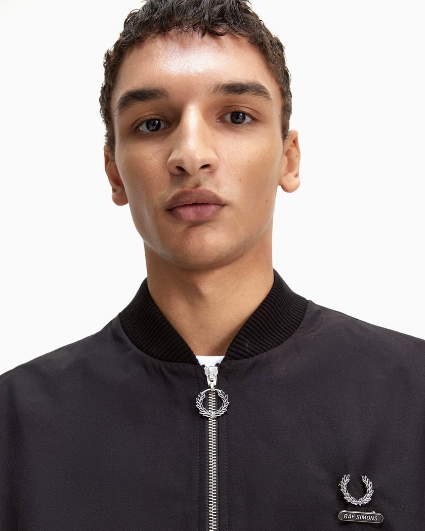 Fred Perry x Raf Simons Printed Men s Bomber Schwarz SJ6521 102 FOOTDISTRICT